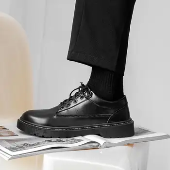 Ежедневни кожени обувки за мъже 2023 Новата Есенна мъжки Британската обувки Бизнес мъжки обувки от мека кожа Dr. Ботуши с нисък покрив