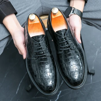 Луксозна марка мъжки ежедневни обувки от крокодилска кожа в британския бизнес стил дантела, модерни Нови удобни мъжки кожени обувки с острия пръсти