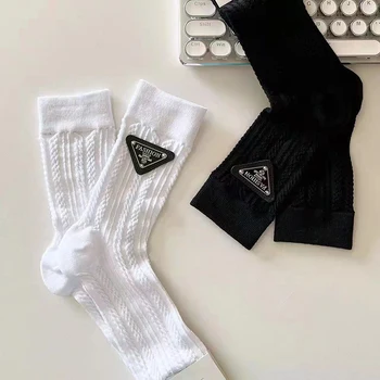 Модни памучни чорапи с триъгълна етикет, Европейски чорапи с бродерия букви, Дамски чорапи обикновена