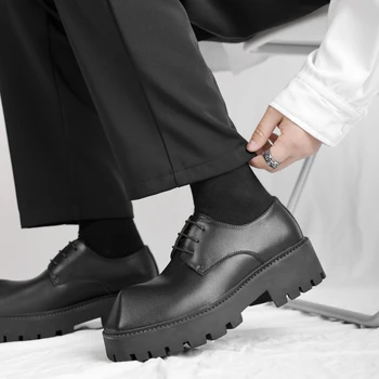 Мъжка черна Ежедневни кожена високо качество на обувките с квадратни пръсти на дебела подметка, дизайнерски сватбени обувки на равна подметка Zapatos De Cuero