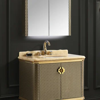 Неокласическа тоалетна, комбинация от шкафове за баня, огледален шкаф от мрамор, напълно обзаведен